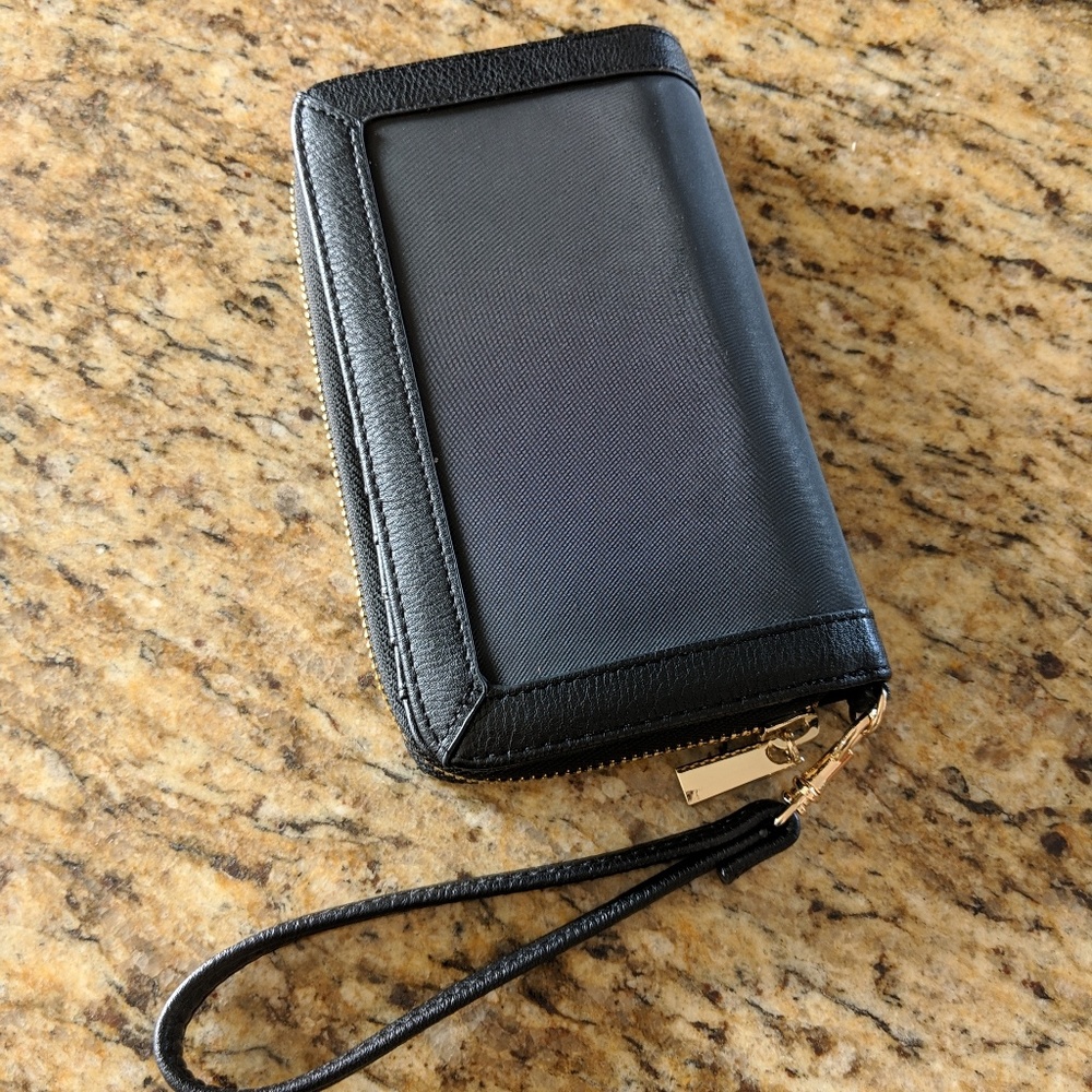 Universal Thread wallet